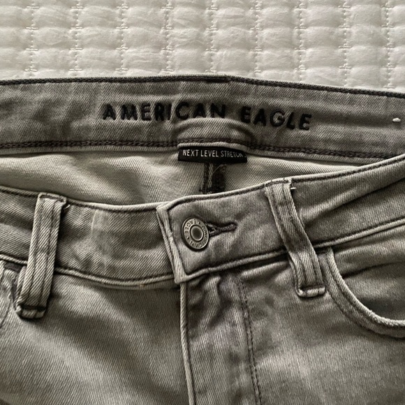 American Eagle ripped jeans - Picture 3 of 5